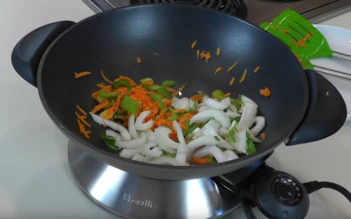 Photo of electric wok