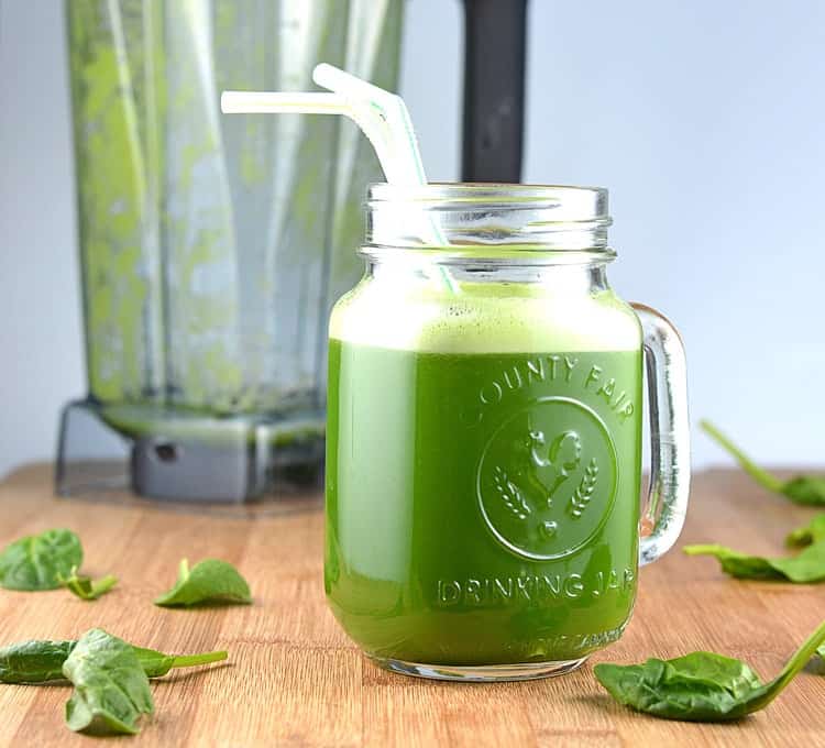 Healthy Vegan Green Juice in a Blender