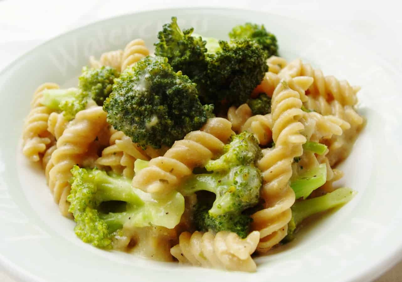 One-Pot Cheesy Broccoli Pasta