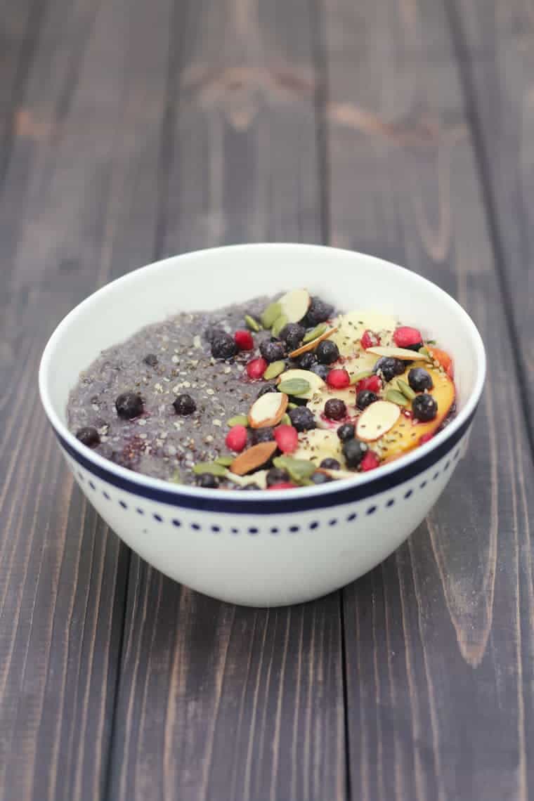 Slow Cooker Vegan Breakfast Quinoa with Blueberries and Bananas