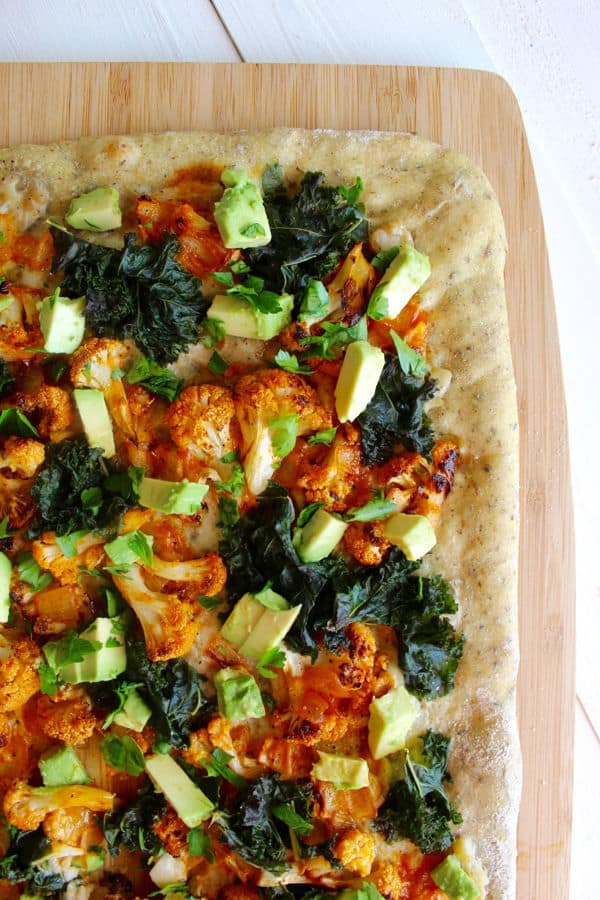 Buffalo Cauliflower Pizza with White Garlic Sauce