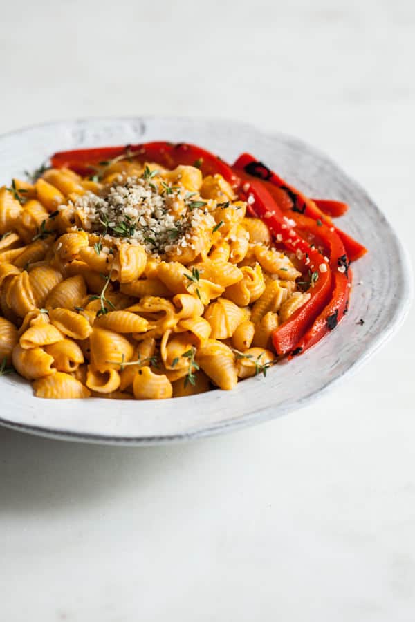 Quick and Easy Roasted Red Pepper Mac N’ Cheese