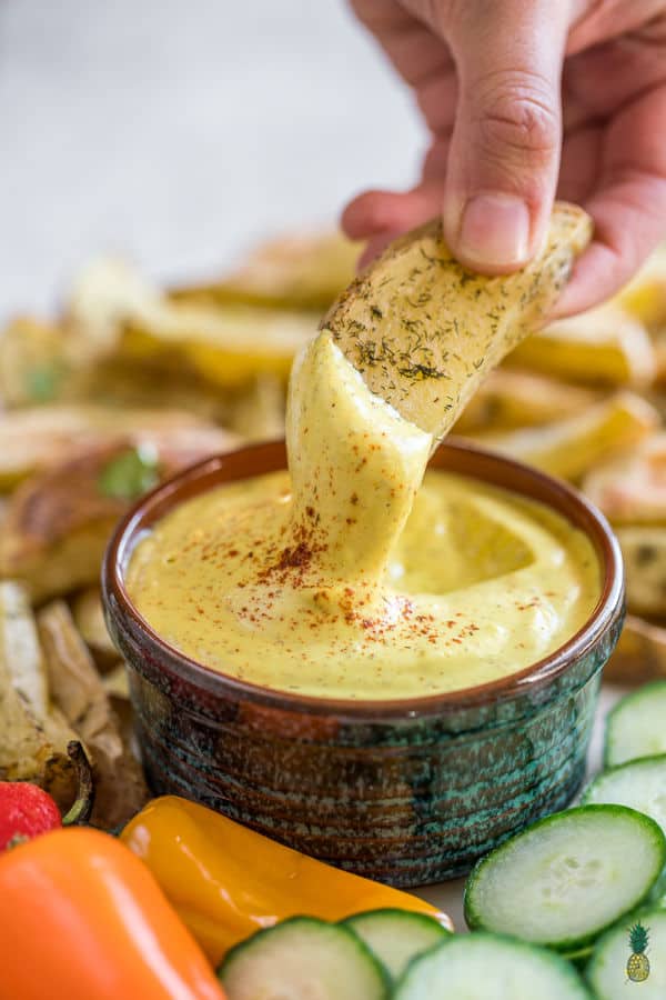 6-Ingredient Cashew Mustard Cheese Dip