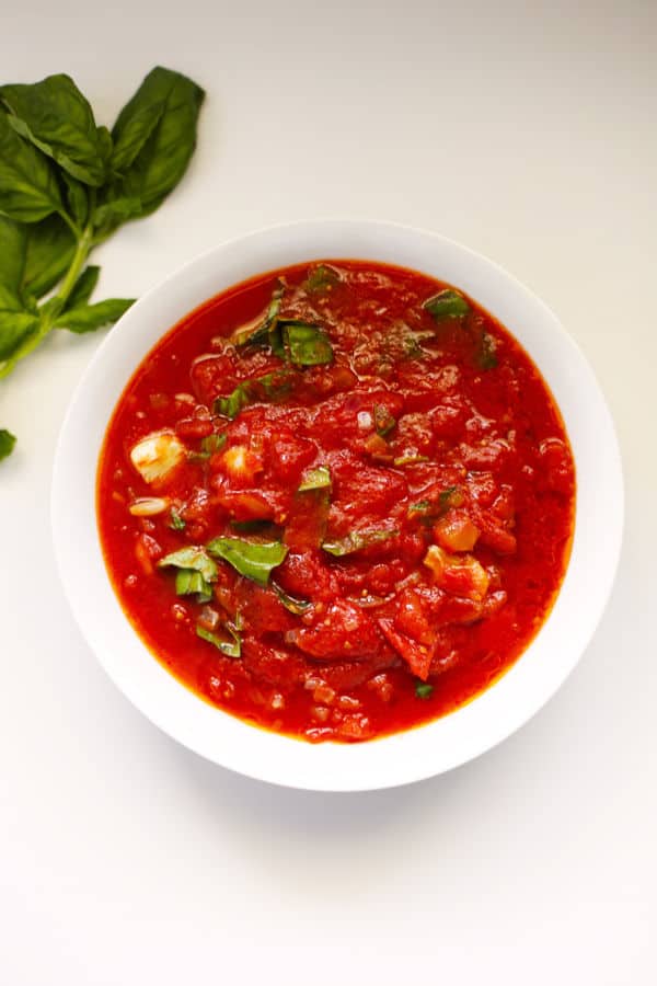 Easy 5 Ingredient Tomato Basil Sauce