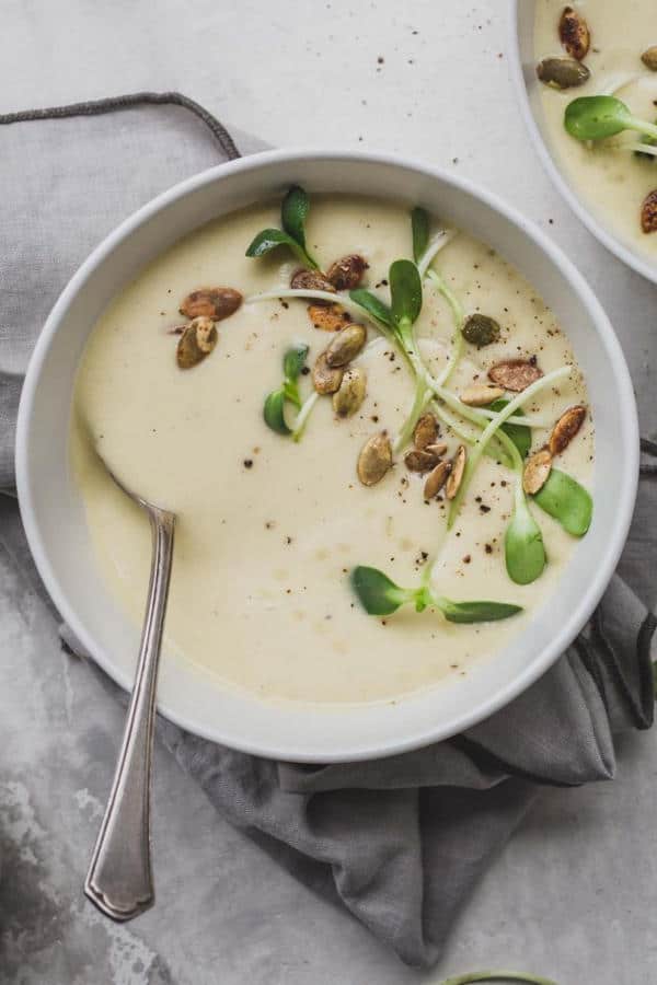 3-Ingredient Vegan Zucchini Soup