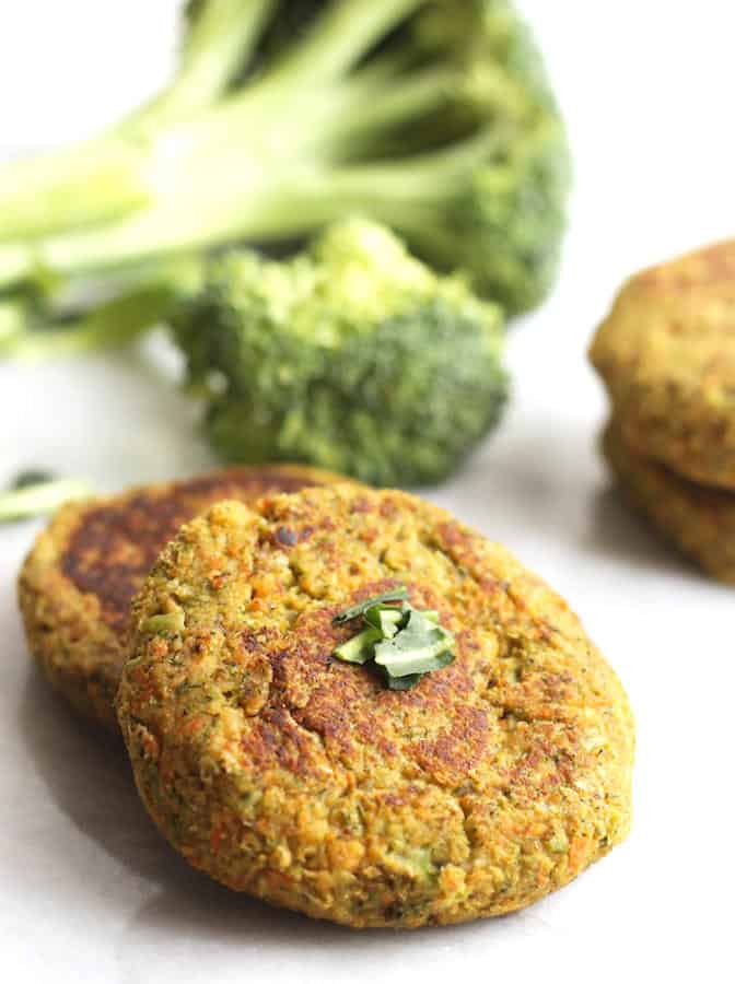 Broccoli Cheeze Chickpea Burgers