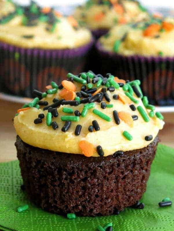 Easy Chocolate Pumpkin Cupcakes