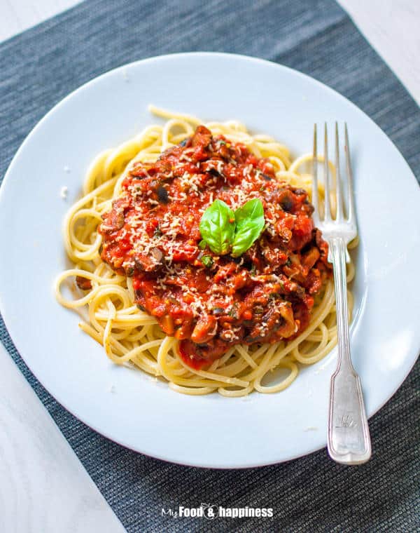 Olive and Mushroom Tomato Pasta Sauce (Gluten-Free)