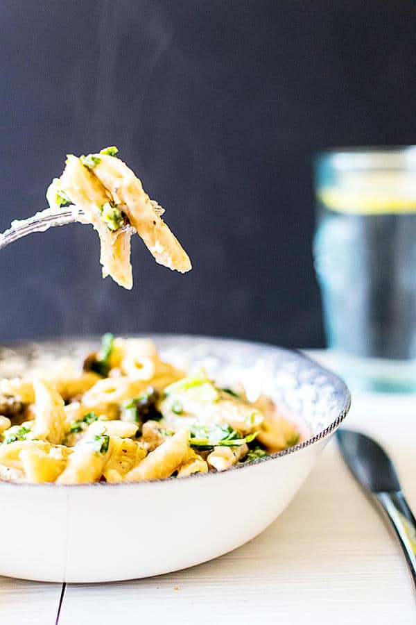 15-Minute Hummus Pasta