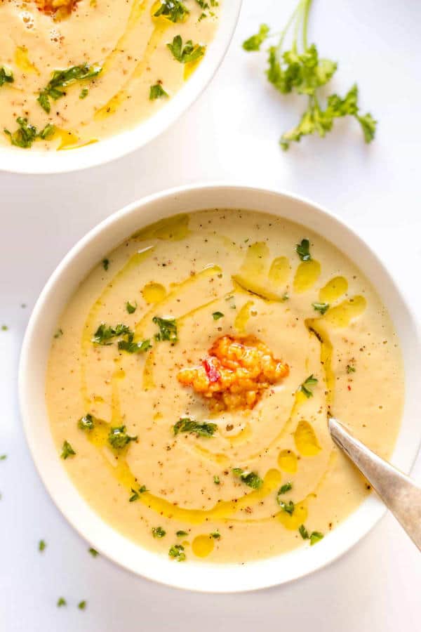 30-Minute Roasted Garlic Cauliflower Chowder