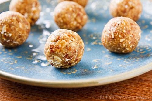 Banana-Cashew Balls