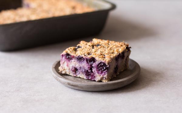 Blueberry, Banana and Walnut Oat Bake