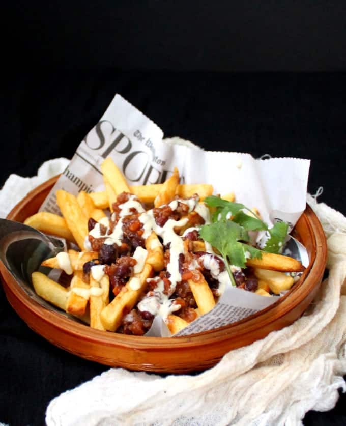 Chili Fries with Cheezy Horseradish Sauce