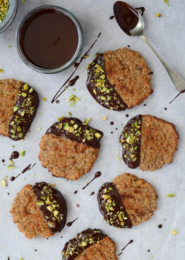Healthy Banana, Peanut Butter and Oat Cookies