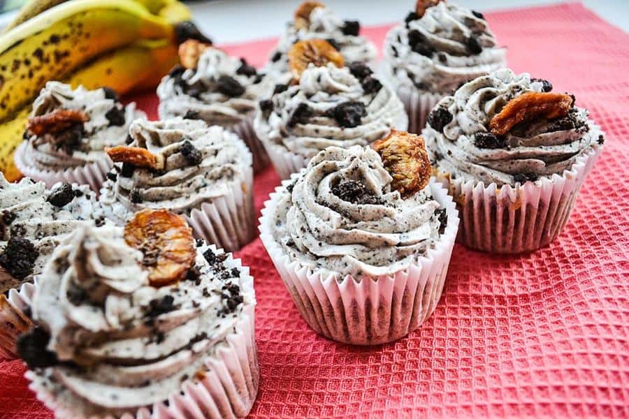 Incredible Banana Oreo Cupcakes