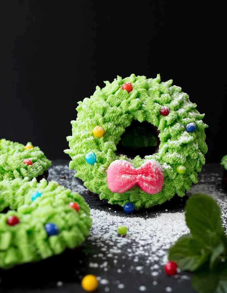 Mini Wreath Cakes