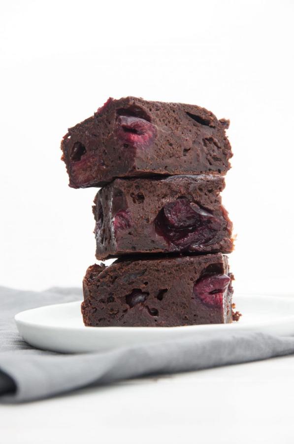 Yogurt Brownies with Cherries