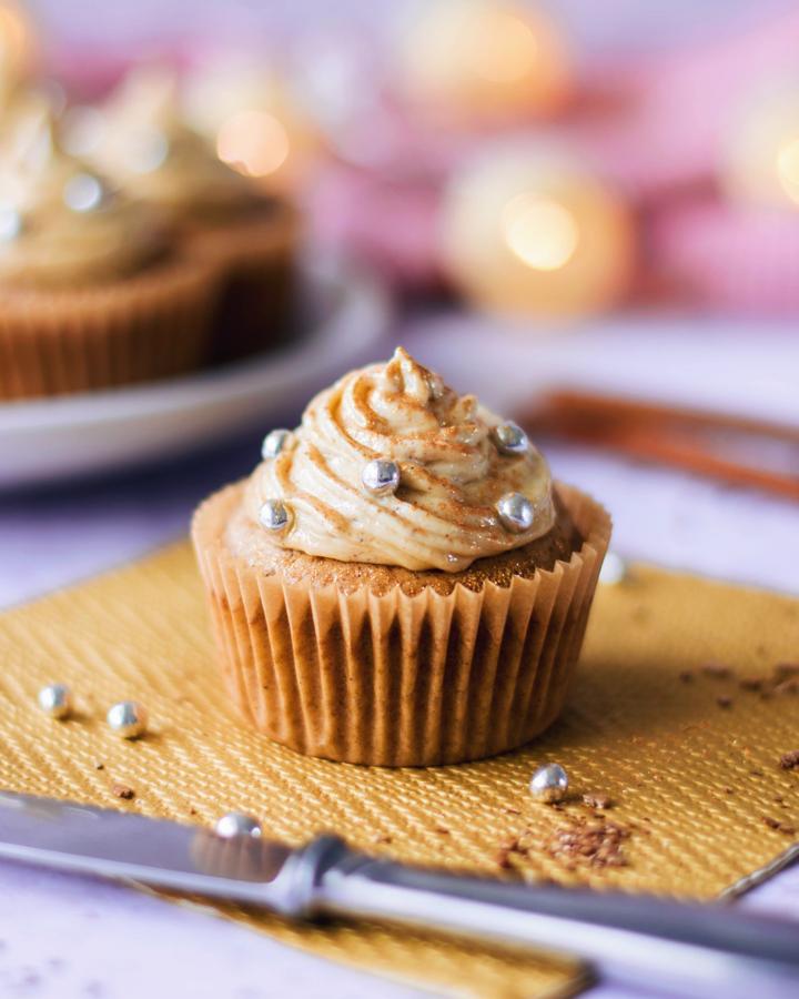 Nougat Cinnamon Cupcakes