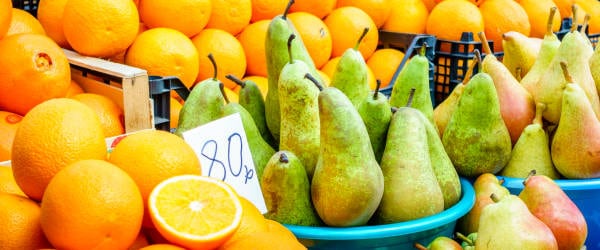 Pears and oranges for sale