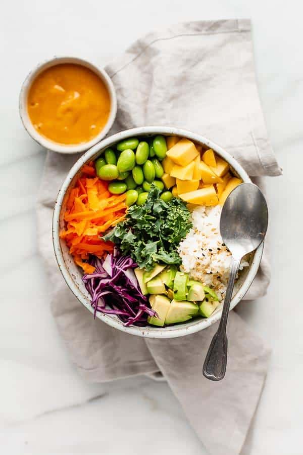 Buddha Bowls with Spicy Mango Sauce