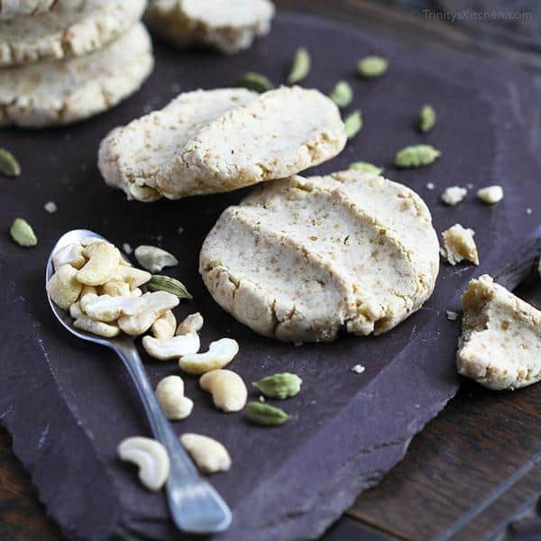 Cardamom and Cashew Shortbread Cookies (Gluten-Free)