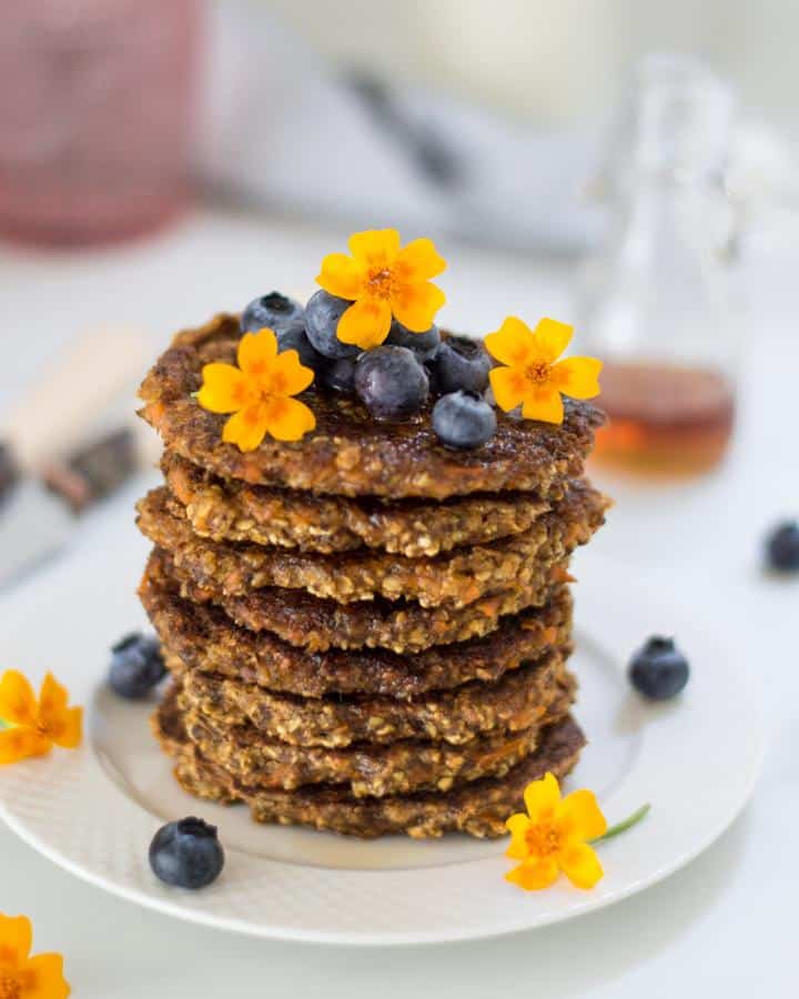 Healthy Carrot Cake Pancakes (Gluten-Free)