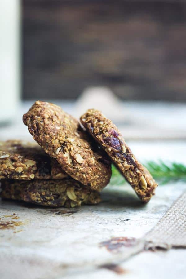 Oatmeal Date and Pecan Cookies