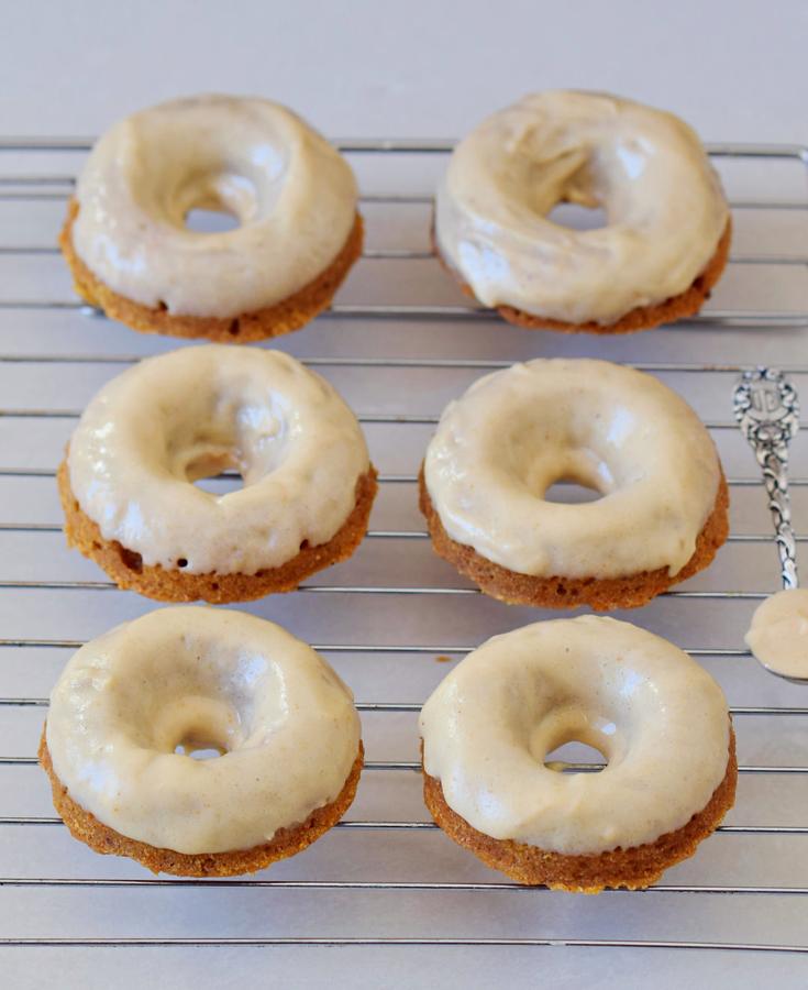 Carrot Cake Donuts with Gingerbread Flavor