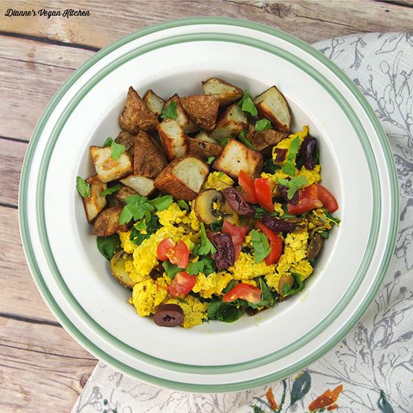 Spinach, Mushroom and Leek Scrambled Tofu