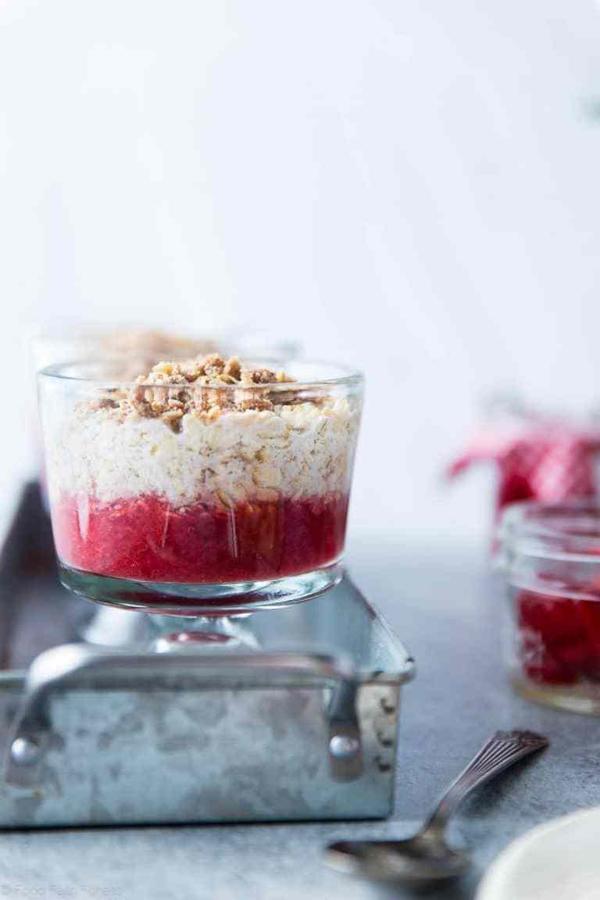 Strawberry Rhubarb Overnight Oats