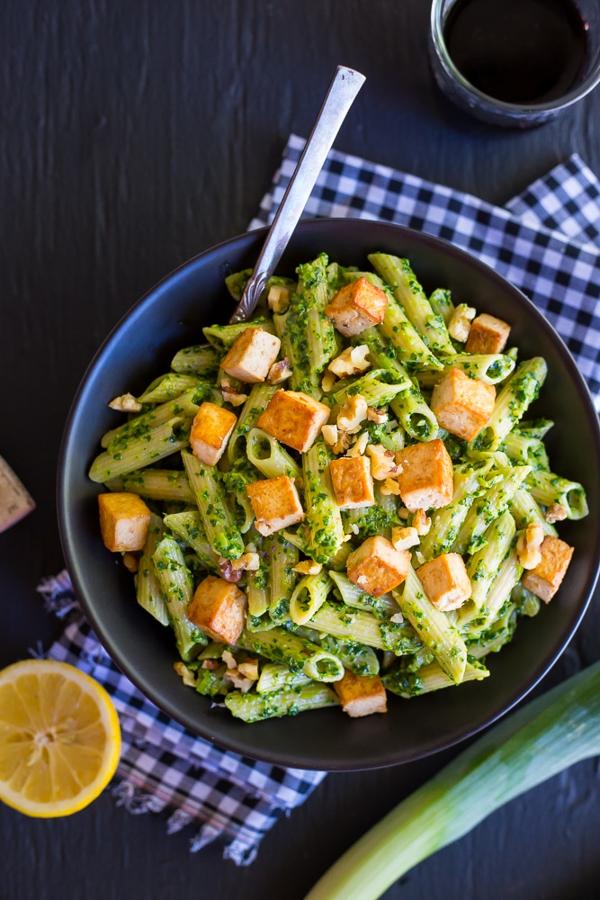 Kale and Leek Pesto Pasta With Tofu